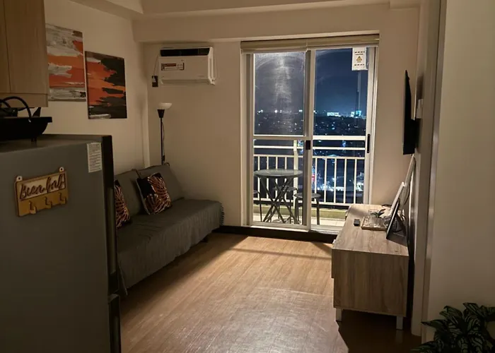 Celandine 1br Near Cloverleaf Aparthotel