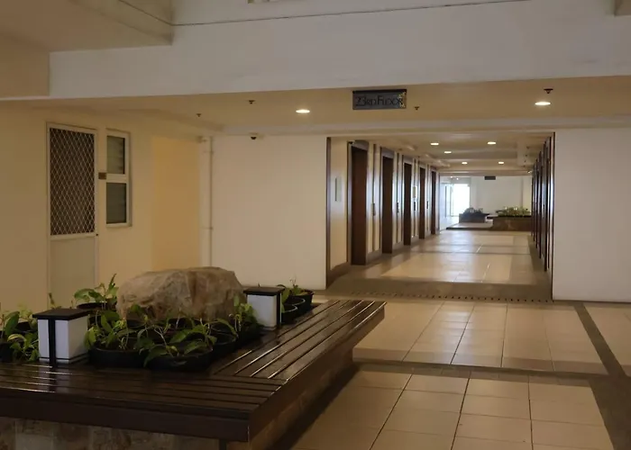 Celandine 1br Near Cloverleaf Aparthotel *
