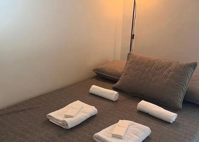 Celandine 1br Near Cloverleaf Aparthotel *