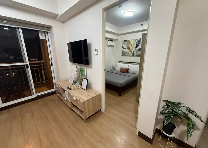 Celandine 1br Near Cloverleaf Aparthotel *