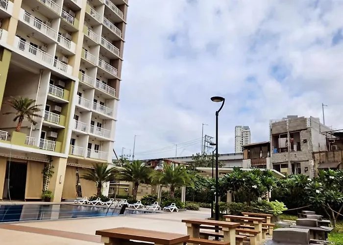 Celandine 1br Near Cloverleaf Aparthotel *
